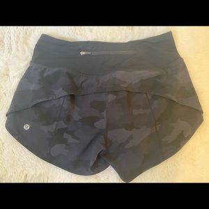 Lululemon speed up low rise lined short 2.5"